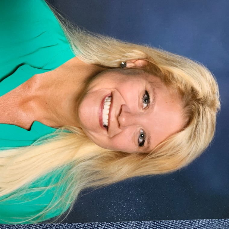 Kelly Cash (LCSW) Kelly Cash (LCSW)
