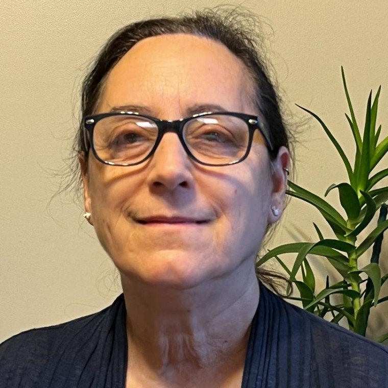 Laurie Sansom (MA, LCPC) Laurie Sansom (MA, LCPC)