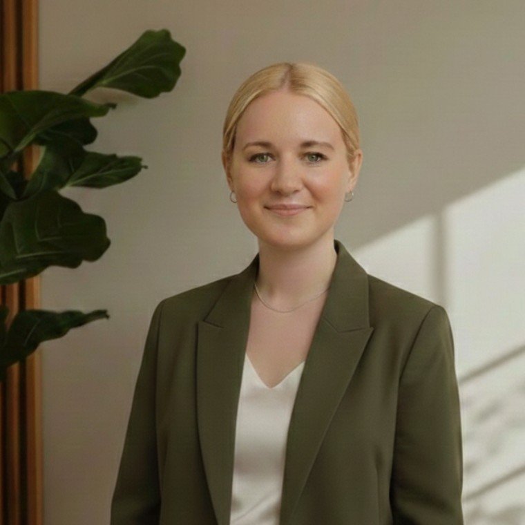 Lisa-Marie Koppl-Hurwitz (BSc (Hons), MSc (Hons) | PGDip CBT | PGCert LI CBT) Lisa-Marie Koppl-Hurwitz (BSc (Hons), MSc (Hons) | PGDip CBT | PGCert LI CBT)